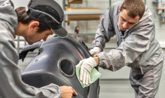 Plastivaloire fabrique des pièces en plastique pour le compte de grandes marques, de préférence des pièces apparentes dans les produits, et donc peintes, voire chromées. (photo d'illustration / crédit : Adobe Stock)