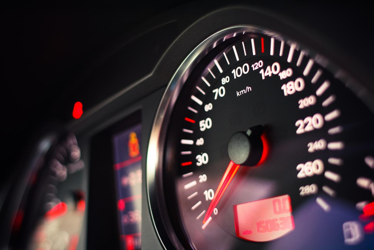 Attention aux voitures dont le prix est alléchant, elles peuvent cacher un compteur trafiqué. (illustration) (Pixabay / picjumbo_com)