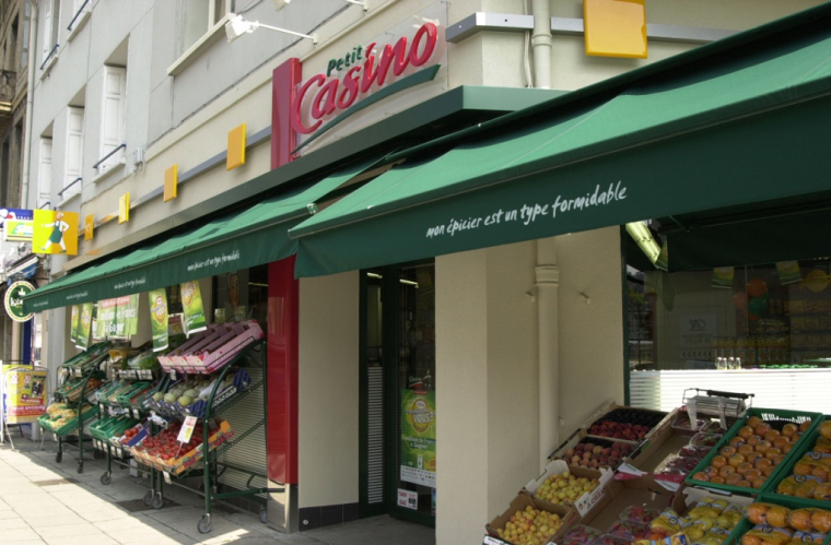 Une enseigne Petit Casino. (© Casino)