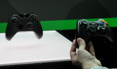 Des manettes de jeu. ( AFP / GLENN CHAPMAN )