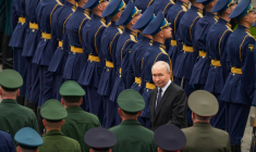 ( POOL / ALEXANDER ZEMLIANICHENKO )