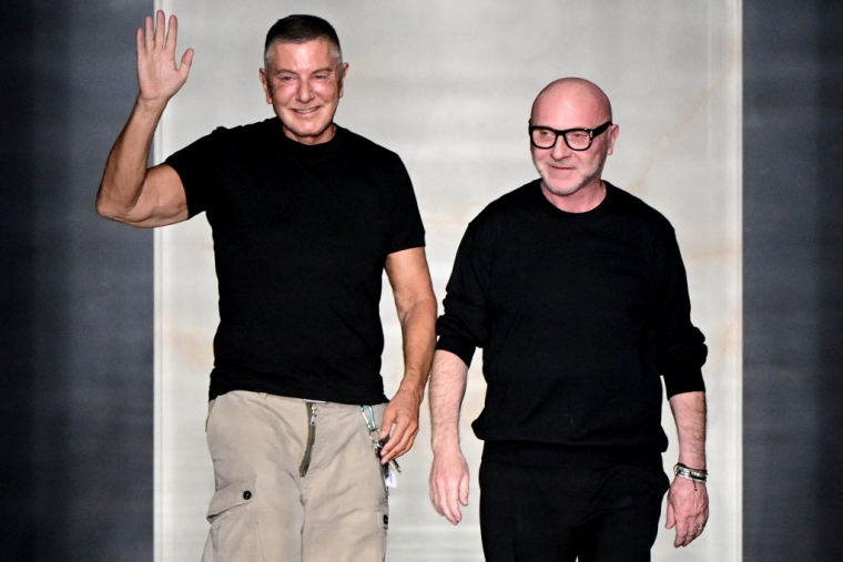 Stefano Gabbana et Domenico Dolce à Milan, en Italie, le 28 février 2026. ( AFP / MIGUEL MEDINA )