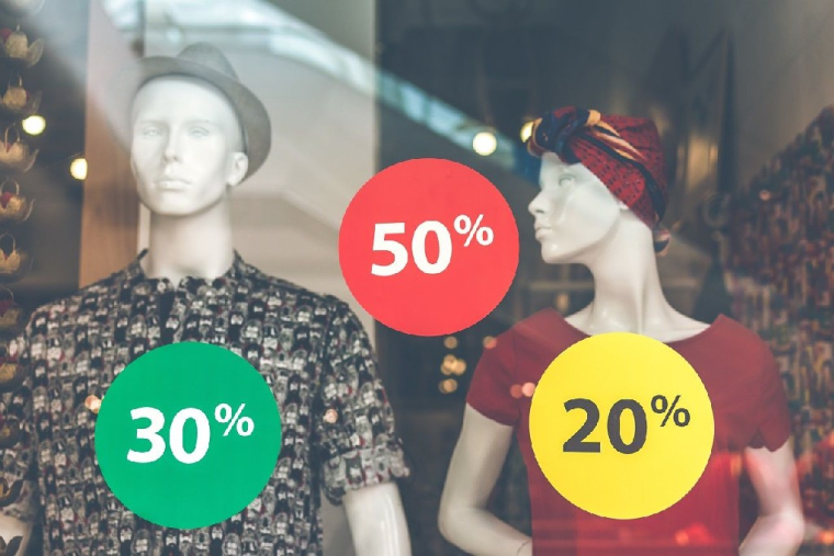Soldes: une plateforme d’e-commerce permet de faire un don sans payer davantage (Crédits photo : Unsplash - Artem Beliaikin )