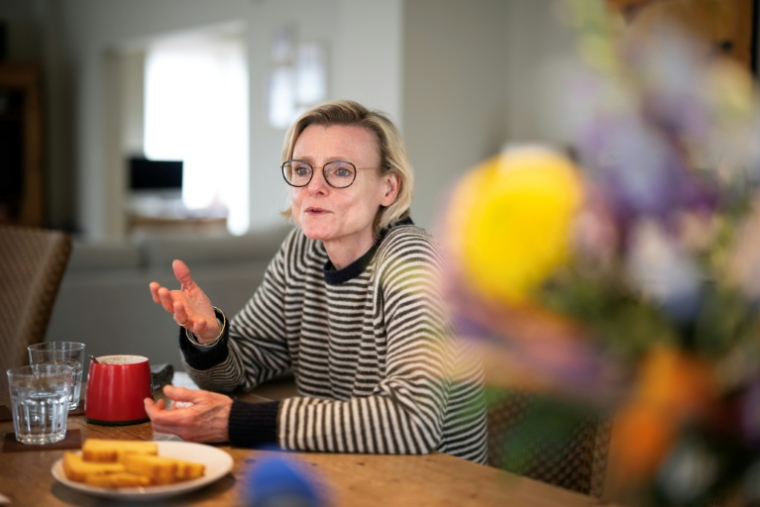 Veerle Hegge, épouse du Premier ministre belge Bart De Wever, répond aux questions de l’AFP à Anvers, en Belgique, le 13 avril 2026 ( AFP / JOHN THYS )