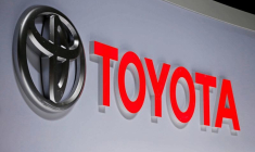 TOYOTA RELÈVE SA PRÉVISION DE BÉNÉFICE ANNUEL, VIGILANT SUR LE CORONAVIRUS