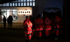 Des membres de la Croix-Rouge sur le site de la collision meurtrière de deux trains en Andalousie, le 19 janvier 2026 ( AFP / Jorge GUERRERO )