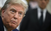 Le président américain Donald Trump s'adresse à la presse dans le bureau ovale de la Maison Blanche, à Washington, le 18 juin 2025 ( AFP / Brendan SMIALOWSKI )