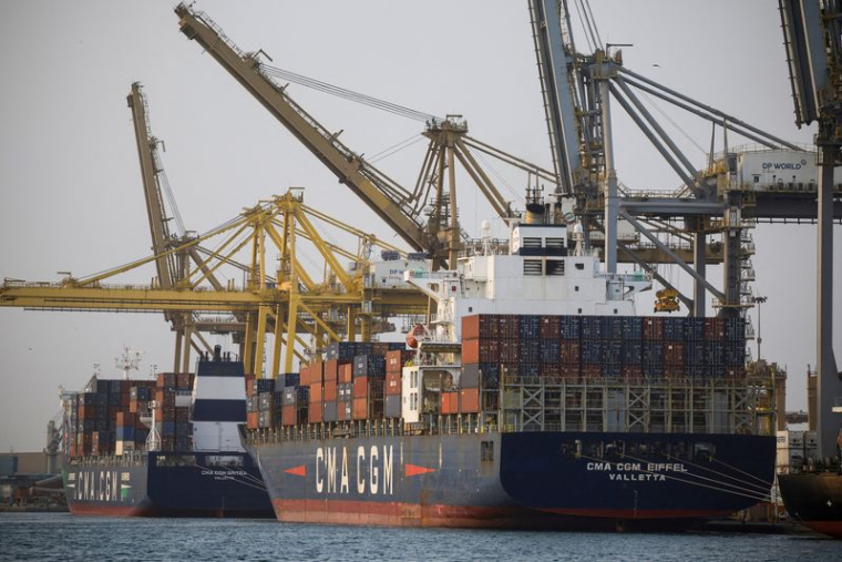 Les porte-conteneurs CMA CGM Sintra et CMA CGM Eiffel sont visibles au port de Dakar