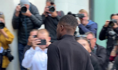 L'ex-footballeur d'Arsenal Thomas Partey, inculpé pour viols, est arrivé au tribunal à Londres