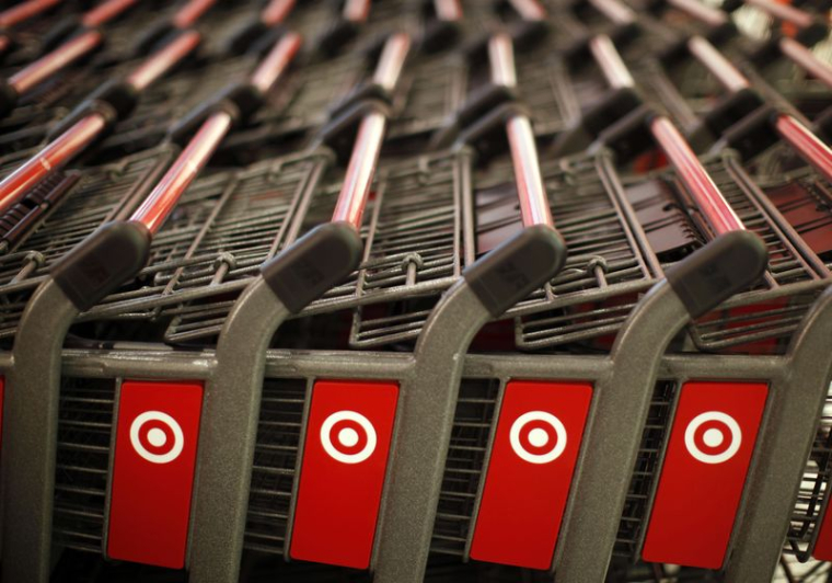 TARGET: LE BÉNÉFICE S'EFFONDRE AU DEUXIÈME TRIMESTRE MALGRÉ LES RABAIS