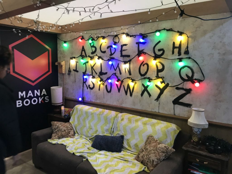 La salon de la mère de Will - de la série Stranger Things.