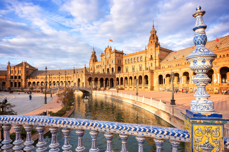 Prenez le temps de découvrir la capitale de l'Andalousie. Crédit photo : Adobe Stock