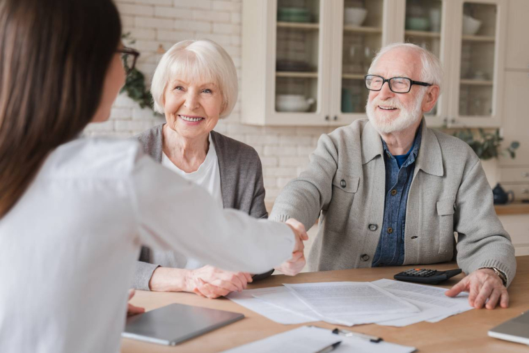 Rente ou capital pour les assurances vie ?-iStock-Inside Creative House