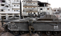 Des militaires israéliens opèrent dans le nord de la bande de Gaza