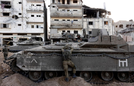 Des militaires israéliens opèrent dans le nord de la bande de Gaza