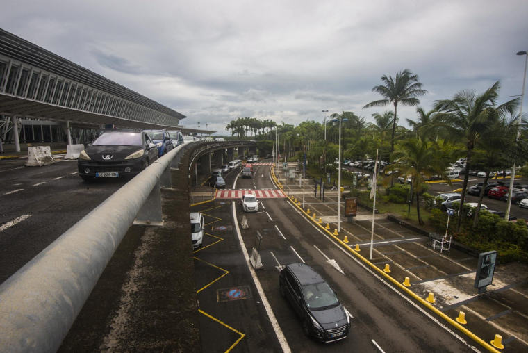 Aéroport de Pointe-à-Pitre. ( AFP / HELENE VALENZUELA )