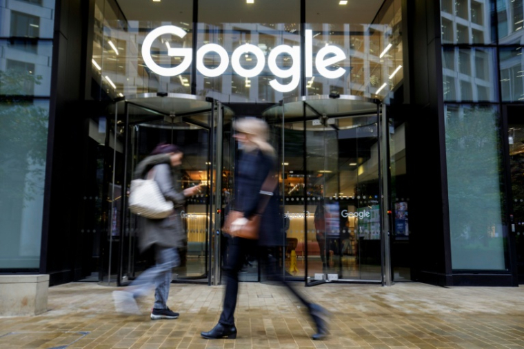 Google est visé par une nouvelle procédure en justice dénonçant un abus de position dominante dans la publicité en ligne au Royaume Uni ( AFP / Tolga Akmen )