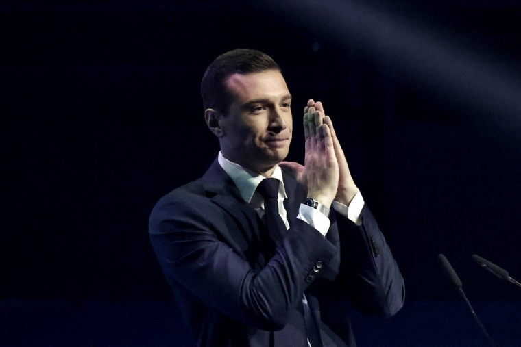 Jordan Bardella, le 2 juin 2024, à Paris ( AFP / STEPHANE DE SAKUTIN )