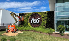 Le logo de Procter & Gamble à l'entrée de son usine de Tabler Station, aux Etats-Unis