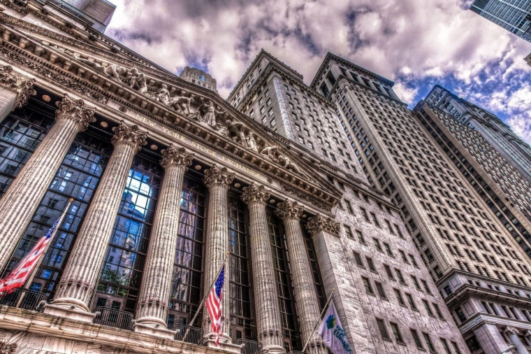 Dans cet article, nous analysons les causes de la baisse de l’indice S&P 500 en 2025 au regard du contexte économique américain,