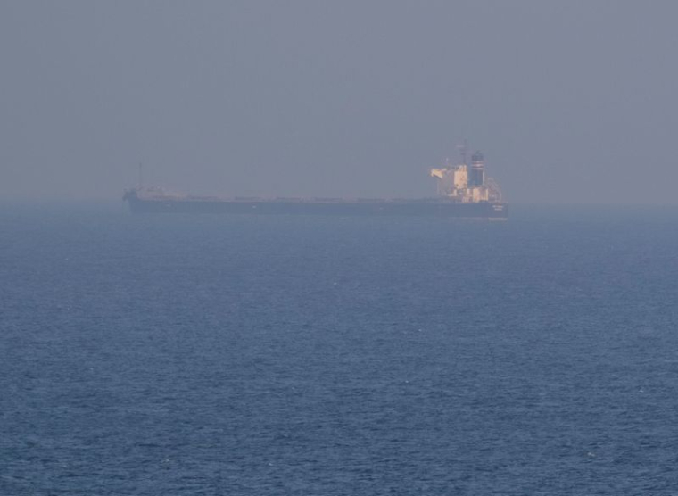 Un navire transportant des céréales ukrainiennes vu dans la mer Noire près du port ukrainien d'Odessa
