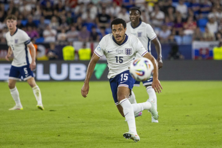 « Le plus grand club de France » : Egan-Riley fait des papouilles à l'OM