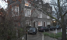 Affaire Epstein: la police britannique perquisitionne à deux adresses liées à Mandelson