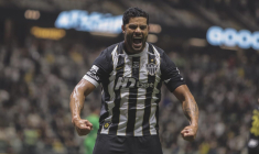 Le coup franc totalement fou de Hulk