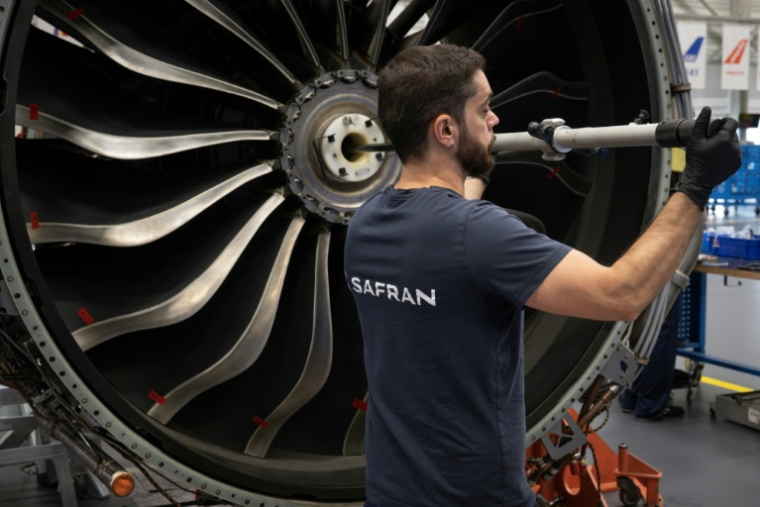 Dans un centre de maintenance des moteurs Leap de CFM, coentreprise de Safran et GE à Bruxelles, le 29 octobre 2024  ( AFP / JOHN THYS )