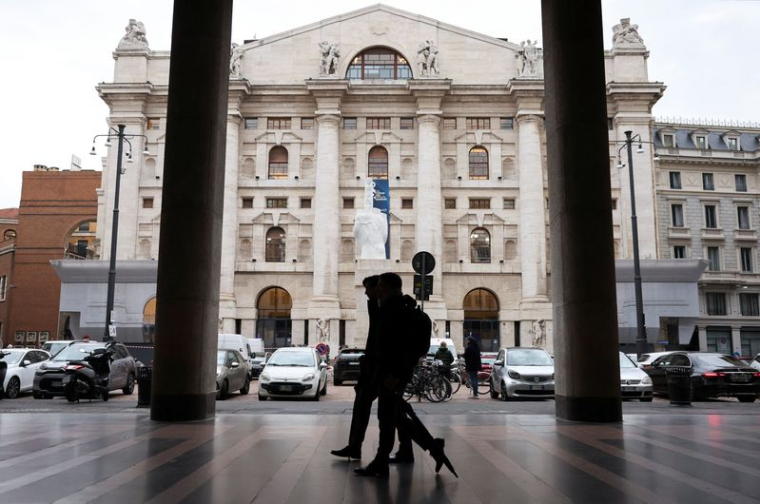 Vue du bâtiment de la bourse de Milan dans le centre ville de Milan