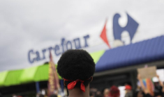 CARREFOUR BRASIL "REGRETTE PROFONDÉMENT" LA MORT D'UN HOMME DANS L'UN DE SES MAGASINS
