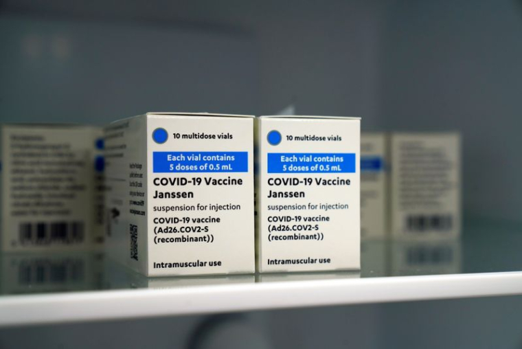CORONAVIRUS/FRANCE: QUELQUES MILLIERS DE DOSES DU VACCIN J&J ADMINISTRÉES JUSQU'À PRÉSENT, INDIQUE LE MINISTÈRE