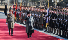 Le dirigeant nord-coréen Kim Jong Un passe des soldats en revue, le 8 février 2026 à Pyongyang, selon cette photo diffusée le 9 février 2026 par l'agence officielle KCNA ( KCNA VIA KNS / STR )