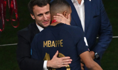 Emmanuel Macron défend Kylian Mbappé
