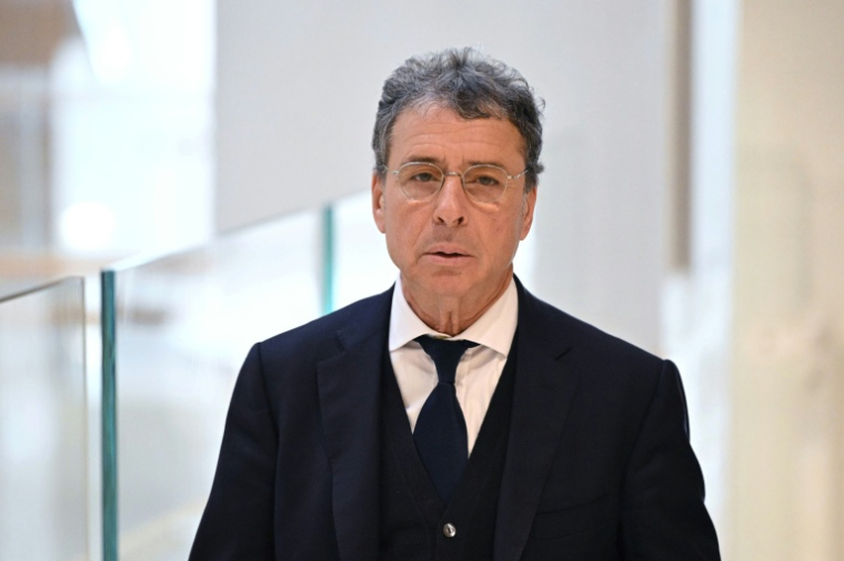 Alexandre Djouhri au Palais de justice de Paris le 25 mars 2025 ( AFP / Hugo MATHY )