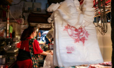 Des sacs en plastique sont visibles sur un marché local de Keelung, à Taïwan, le 9 juin 2026 ( AFP / I-Hwa Cheng )