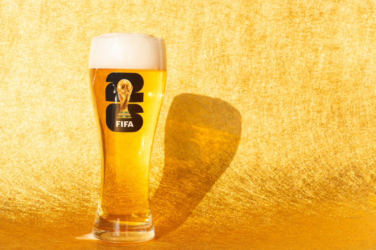 Si le premier groupe brassicole mondial est belge, les trois pays h&ocirc;tes de la Coupe du monde font pousser l&rsquo;orge et le houblon, fondent l&rsquo;aluminium et produisent les bi&egrave;res dans leurs usines. (cr&eacute;dit: Adobe Stock)
