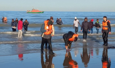 Sangatte: des migrants tentent la traversée de la Manche pour rejoindre le Royaume-Uni