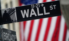 Une enseigne de Wall Street à l'extérieur de la Bourse de New York