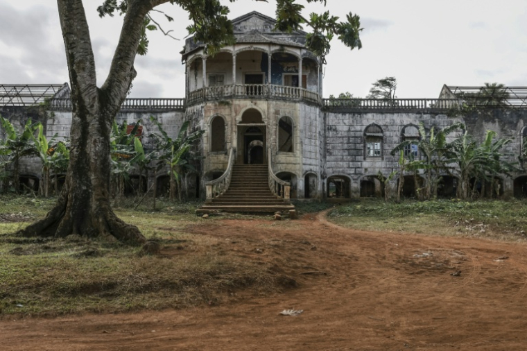 L'ancien hôpital de la roça Agua Ize, l'une des six classées par l'Unesco,à Sao Tome-et-Principe, le 10 août 2026 ( AFP / Daniel BELOUMOU OLOMO )