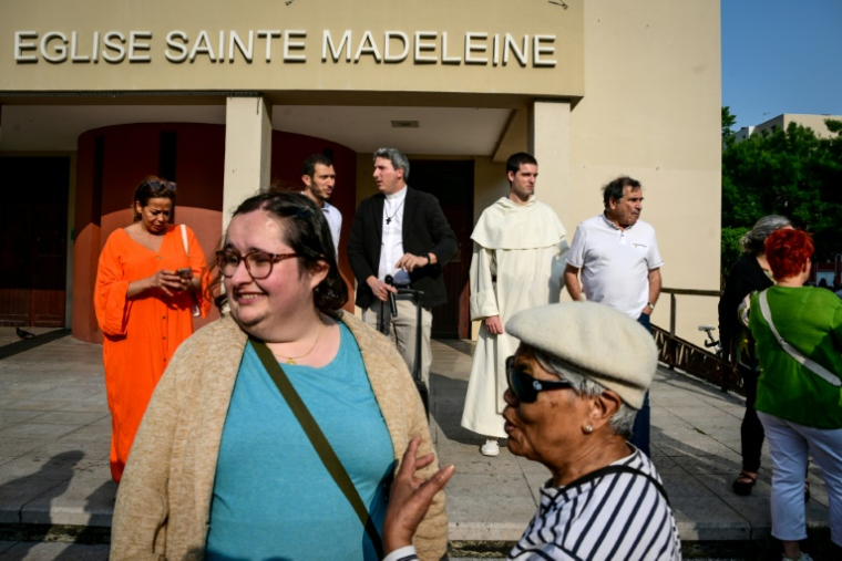 Marche "interconvictionnelle" organisée par des responsables de la mosquée Errahma, de la synagogue et de l'église de Villeurbanne, le 9 juin 2025 ( AFP / OLIVIER CHASSIGNOLE )