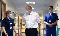 GRANDE-BRETAGNE: JOHNSON N'EXCLUT PAS UN REPORT DE LA DERNIÈRE ÉTAPE DU DÉCONFINEMENT