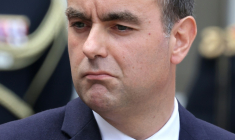 Le nouveau Premier ministre Sébastien Lecornu à l'hôtel Matignon, à Paris, le 10 septembre 2025 ( POOL / Ludovic MARIN )