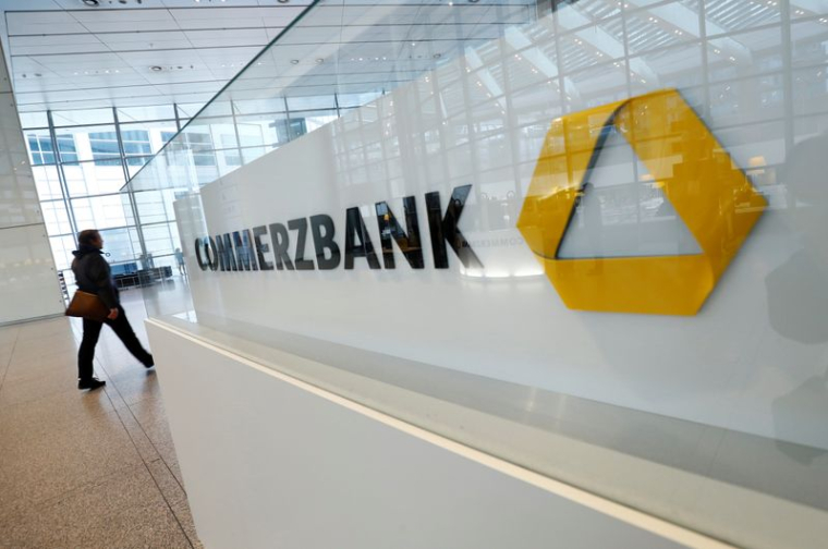 COMMERZBANK: LE NOUVEAU PATRON PASSE LES COMPTES À LA PAILLE DE FER