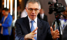 STELLANTIS: TAVARES VEUT ÉVITER LES LICENCIEMENTS, MET EN GARDE SUR L'ÉLECTRIFICATION