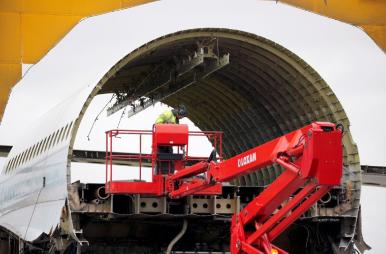 L'AÉRONAUTIQUE CONTRAINTE DE S'ADAPTER AUX TENSIONS AVEC LES USA