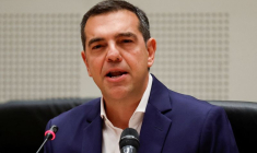 Le chef du parti de gauche Syriza, Alexis Tsipras, fait une déclaration à Athènes