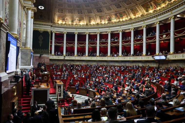 L'Assemblée nationale française débat du projet de loi de financement de la sécurité sociale pour 2026, à Paris
