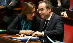 Le Premier ministre Sébastien Lecornu et la ministre des Comptes publics Amélie de Montchalin le 3 décembre 2025 , à l'Assemblée nationale ( AFP / Bertrand GUAY )