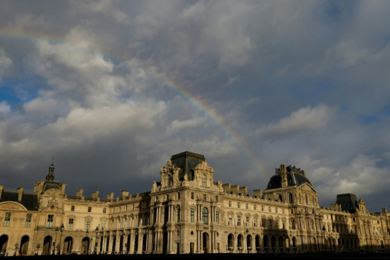 Le musée du Louvre à Paris, le 6 décembre 2025 ( AFP / Ian LANGSDON )
